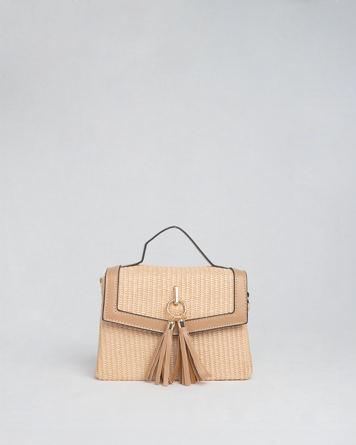 Bolso de rafia estructurado con asa y borlas – Jador Line