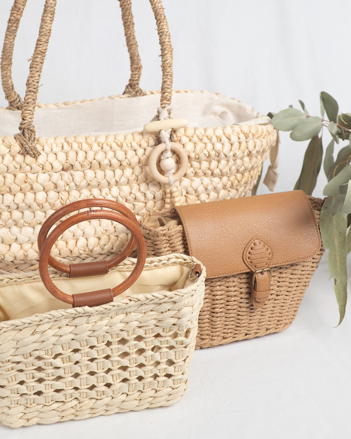 Bolso de palma con asa de madera , Estilo boho y natural